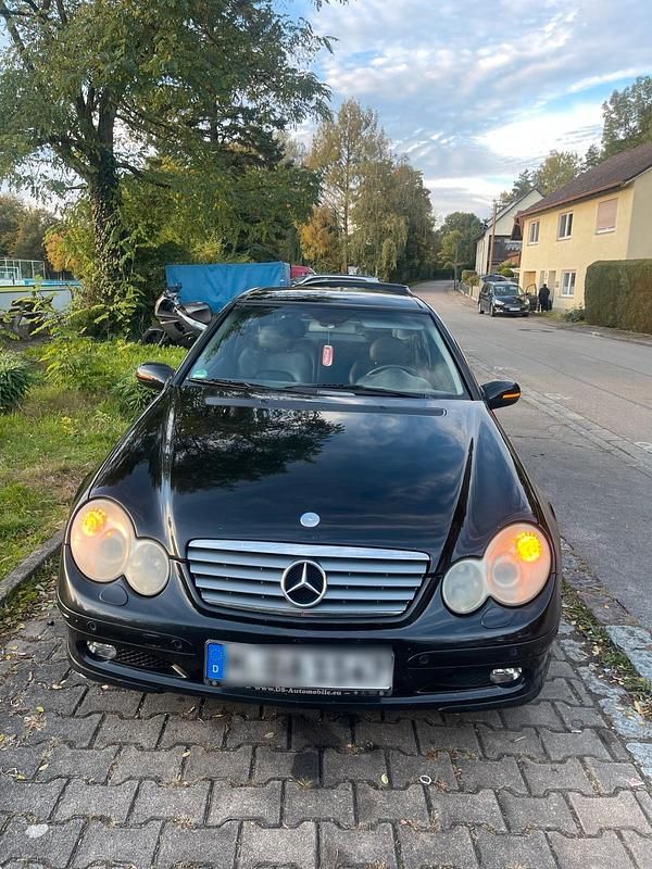 Schwarz Gebraucht 2003 Mercedes C230 Coupé | 1.250 € - Bild 1/4