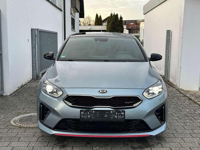 Gebraucht Kia ProCeed GT 204 PS (150 kW) 2020 (css) lunarsilber met. Kombi