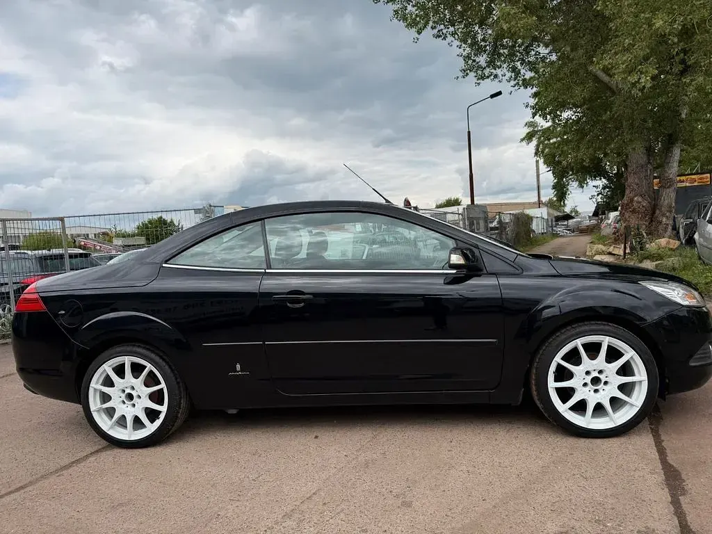 Gebraucht Ford Focus Cabriolet Trend 101 PS (74 kW) 2008 Schwarz Cabrio