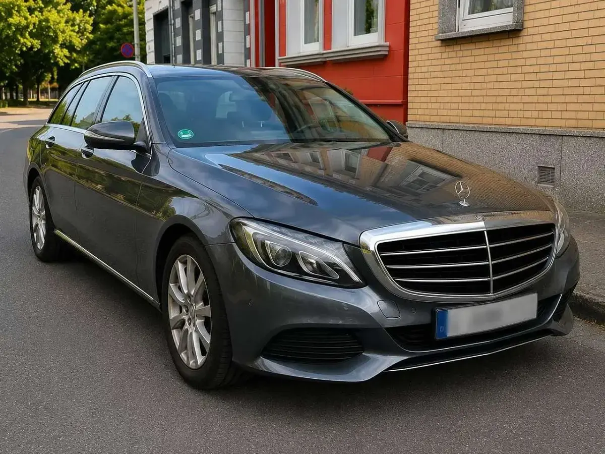 Gebraucht Mercedes C220 Avantgarde 170 PS (125 kW) 2015 Grau Kombi