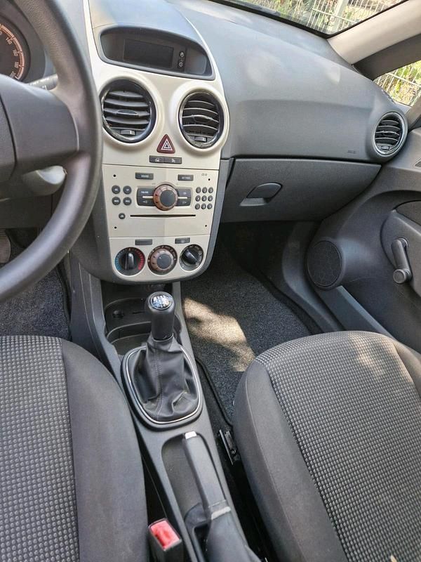 Gebraucht Opel Corsa 60 PS (44 kW) 2008 Silber Kleinwagen