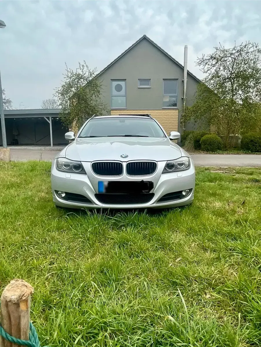 Gebraucht BMW 318 143 PS (105 kW) 2010 Silber Kombi