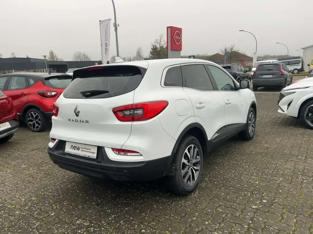 Gebraucht Renault Kadjar Business 140 PS (102 kW) 2021 Perlmuttweiß SUV