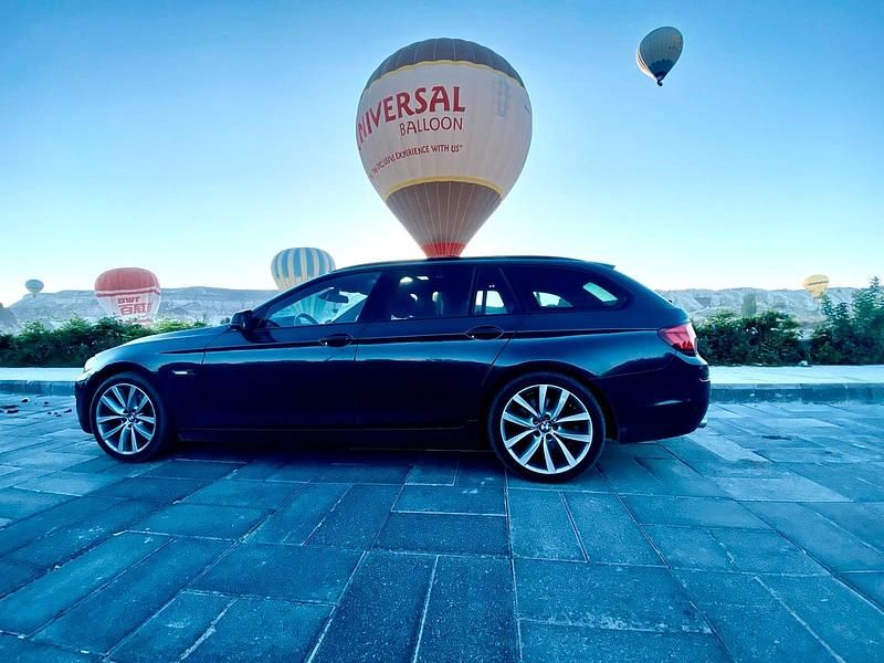 Grau Gebraucht 2012 BMW 525 Kombi | 8.990 € (Superpreis) - Bild 1/4