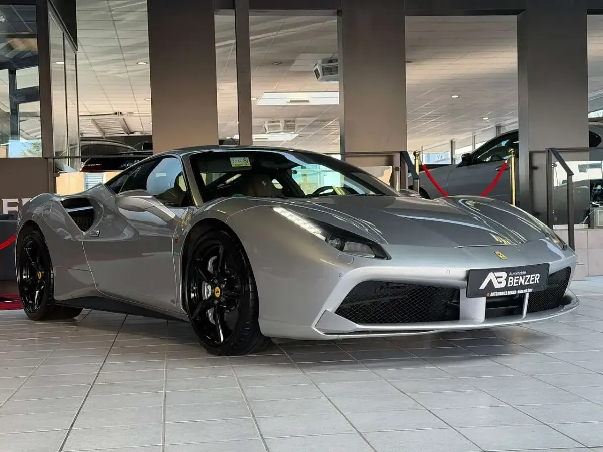 Gebraucht Ferrari 488 669 PS (492 kW) 2018 Silber Coupé