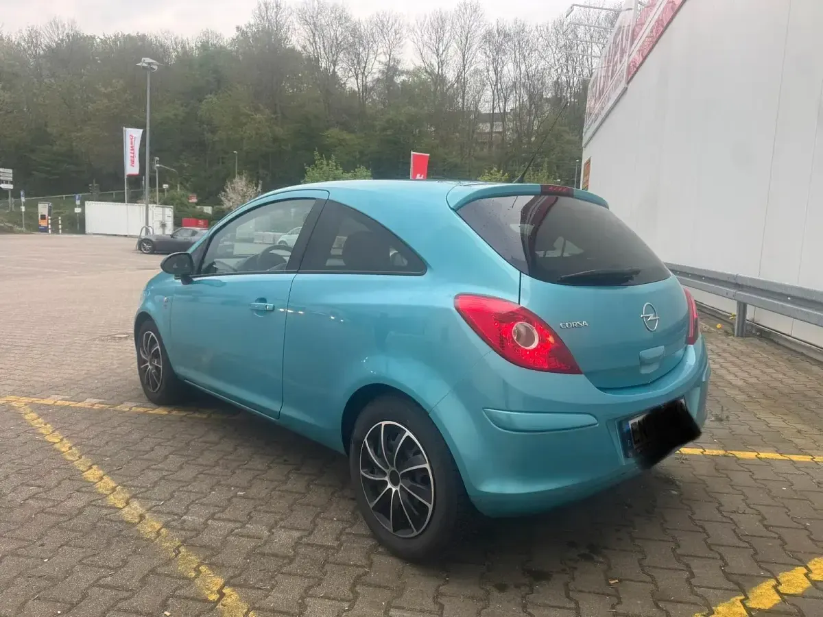 Gebraucht Opel Corsa 101 PS (74 kW) 2011 Andere farben Kleinwagen