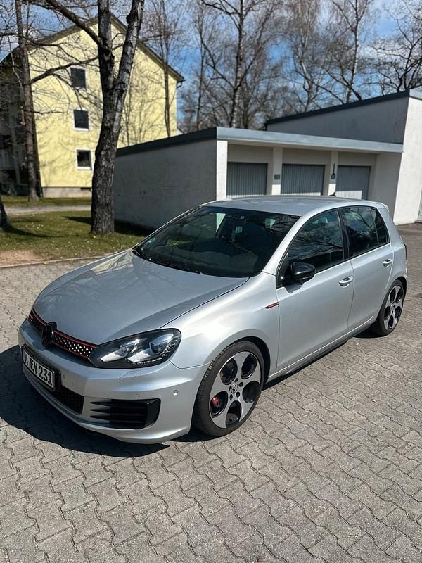 Grau Gebraucht 2010 VW Golf VI GTI Limousine | 9.290 € (Fairer Preis) - Bild 1/4
