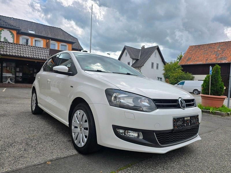 Gebraucht VW Polo Life 75 PS (55 kW) 2014 Weiß Kleinwagen