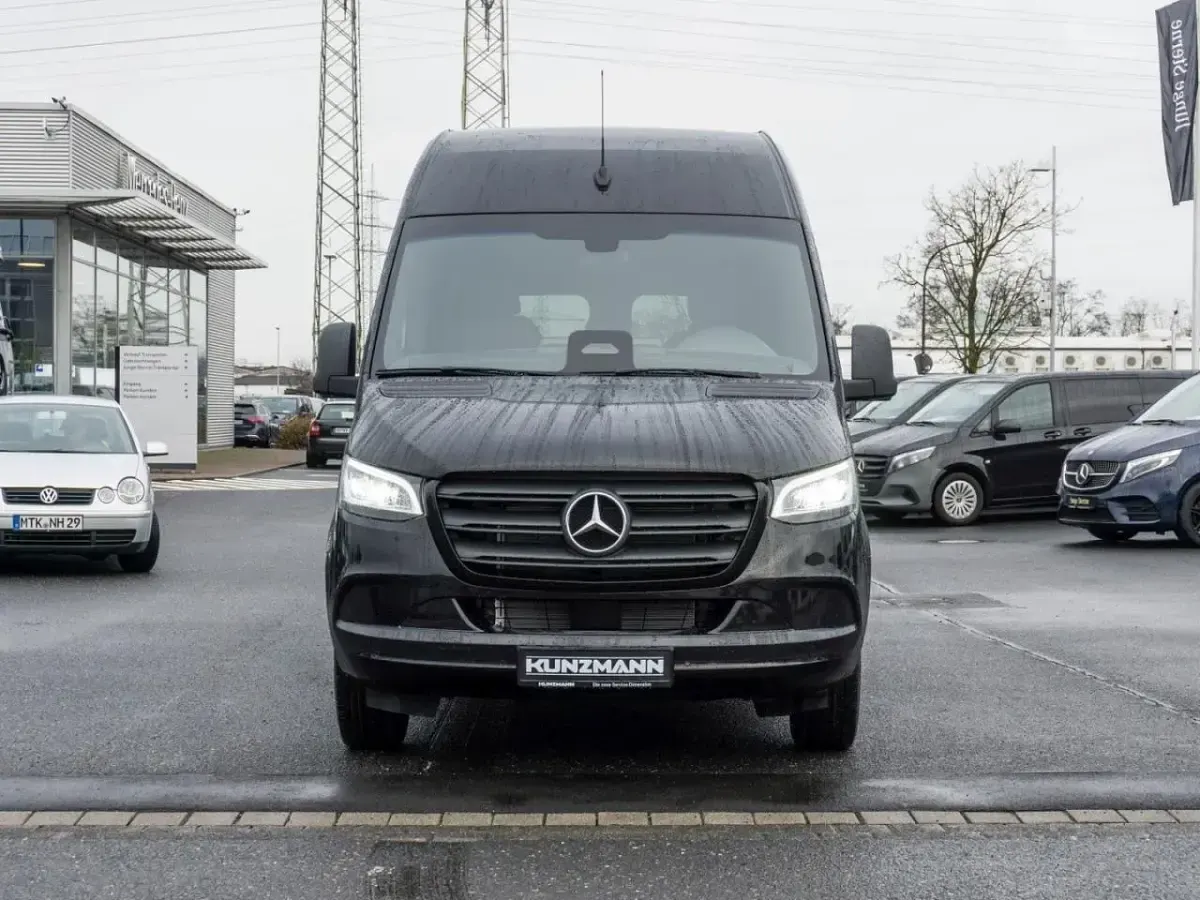 Second-hand Mercedes Sprinter 170 CP (125 kW) 2026 Negru Van