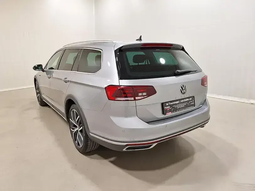 Gebraucht VW Passat Alltrack 200 PS (147 kW) 2023 Silber Kombi