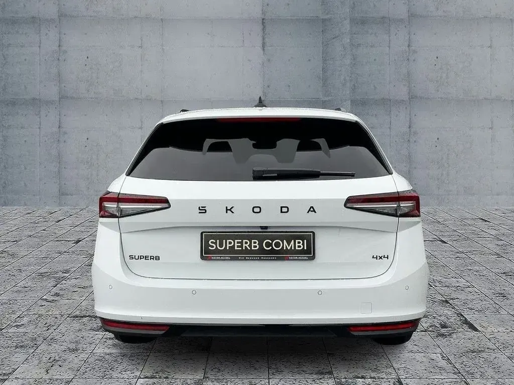 Gebraucht Skoda Superb SportLine 193 PS (141 kW) 2026 Grau Kombi