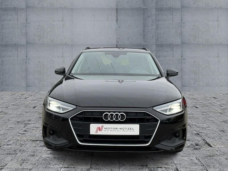 Gebraucht Audi A4 Basis 163 PS (119 kW) 2023 Schwarz Kombi