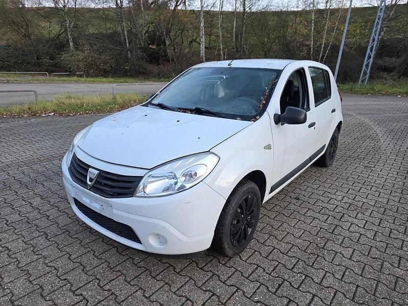 Gebraucht Dacia Sandero 75 PS (55 kW) 2010 Weiß Limousine