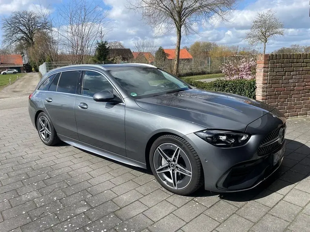 Gebraucht Mercedes C220 AMG 200 PS (147 kW) 2024 Grau Limousine