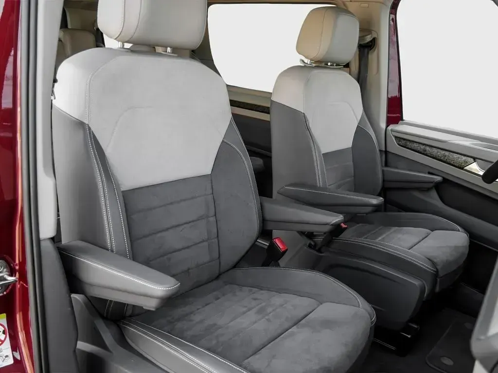 Gebraucht VW Multivan Life 218 PS (160 kW) 2023 Schwarz Van / Kleinbus