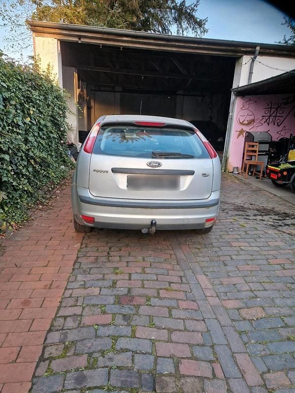 Usata Ford Focus 108 CV (79 kW) 2005 Argento Berlina