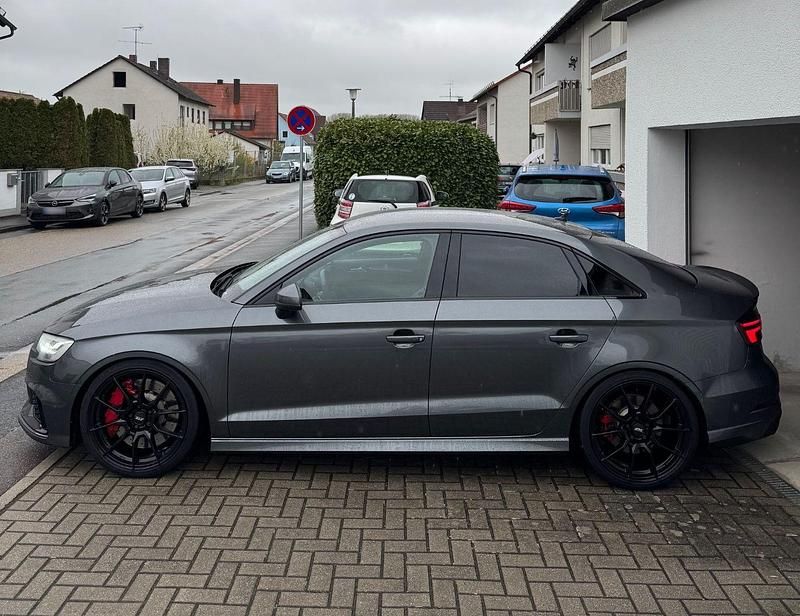Gebraucht Audi RS3 Comfort 400 PS (294 kW) 2019 Grau Limousine