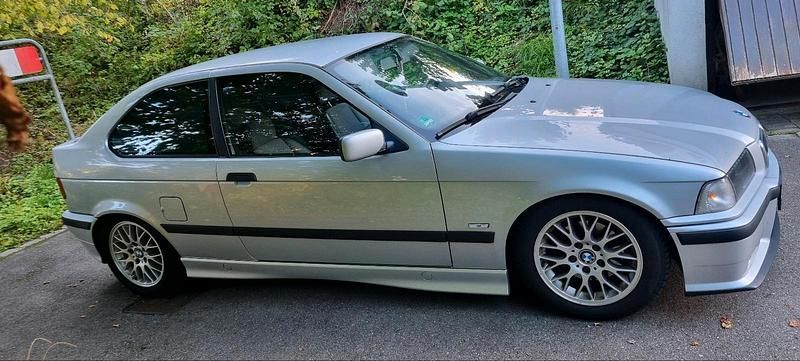 Second-hand BMW 323 170 CP (125 kW) 1999 Argintiu