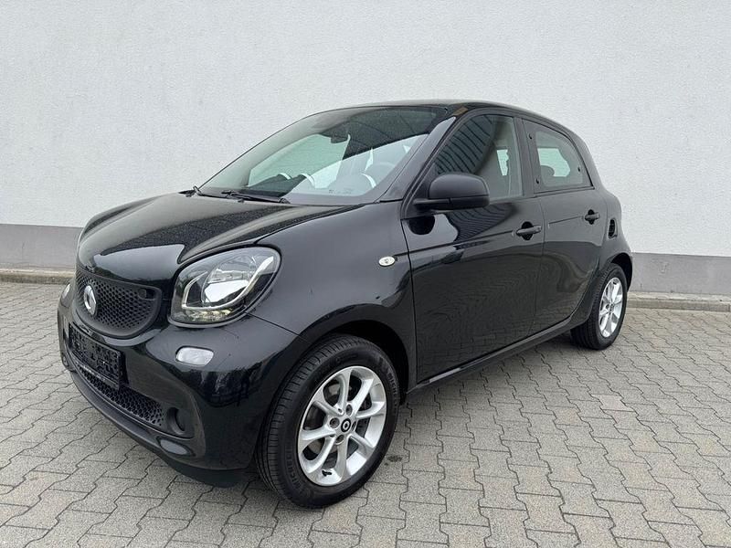 Second-hand Smart ForFour 90 CP (66 kW) 2019 Negru Hatchback