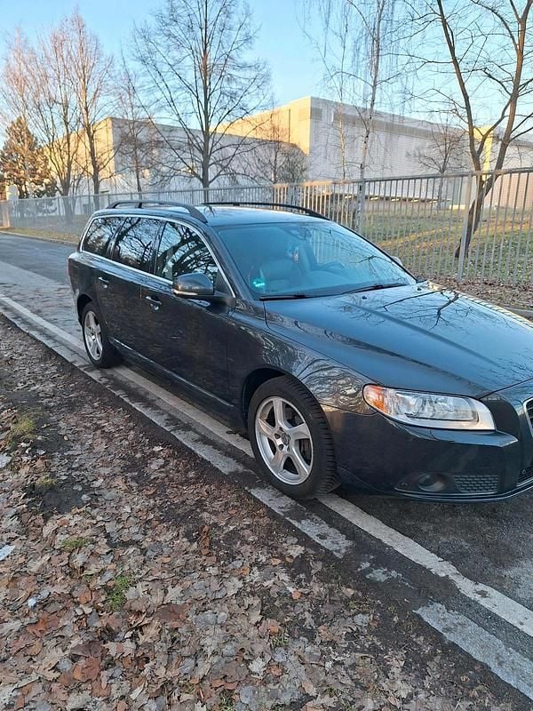 Gebraucht Volvo V70 136 PS (100 kW) 2012 Schwarz Kombi