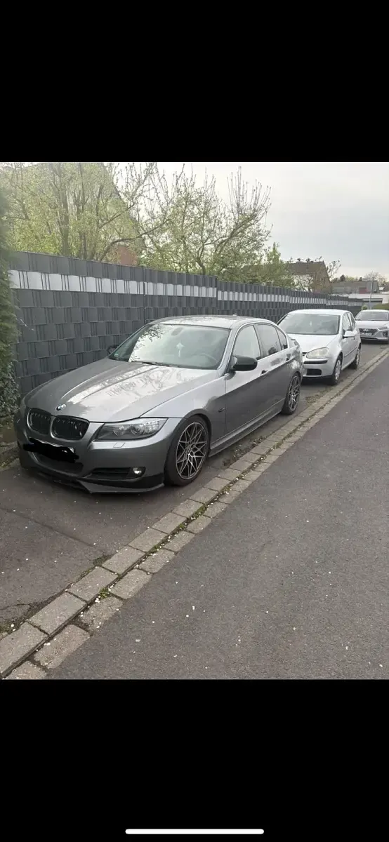 Gebraucht BMW 325 218 PS (160 kW) 2008 Grau Limousine