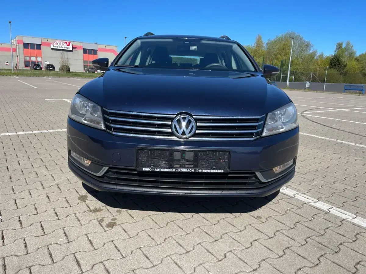 Gebraucht VW Passat Trendline 105 PS (77 kW) 2011 Blau Kombi