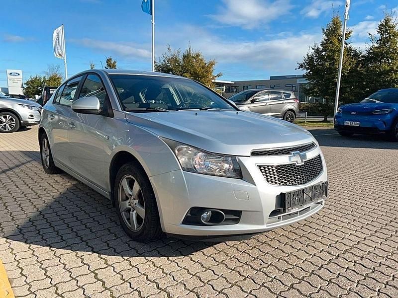 Silber Gebraucht 2012 Chevrolet Cruze LT Kleinwagen | 3.600 € (Guter Preis) - Bild 1/4