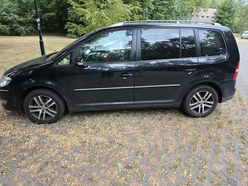 Second-hand VW Touran 2007 Negru Monovolum
