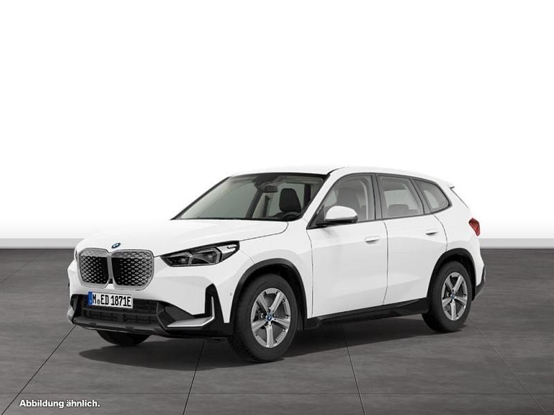 Weiß Gebraucht 2024 BMW iX1 SUV | 51.536 € (Teuer) - Bild 1/3