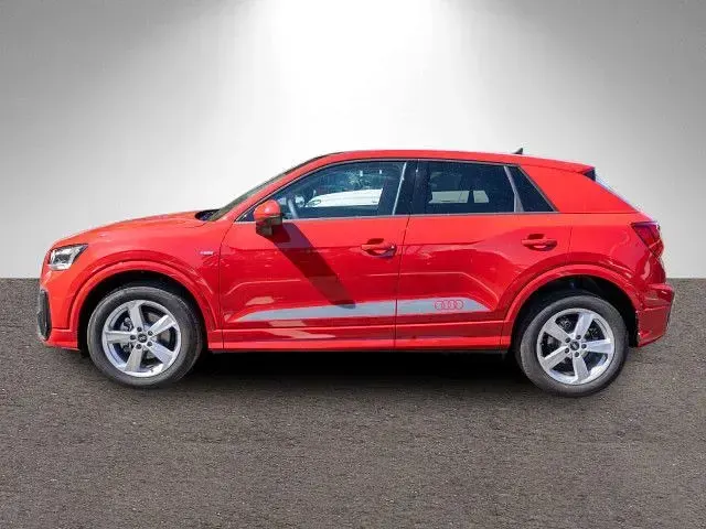 Gebraucht Audi Q2 S-Line 150 PS (110 kW) 2025 Progressivrot metallic SUV