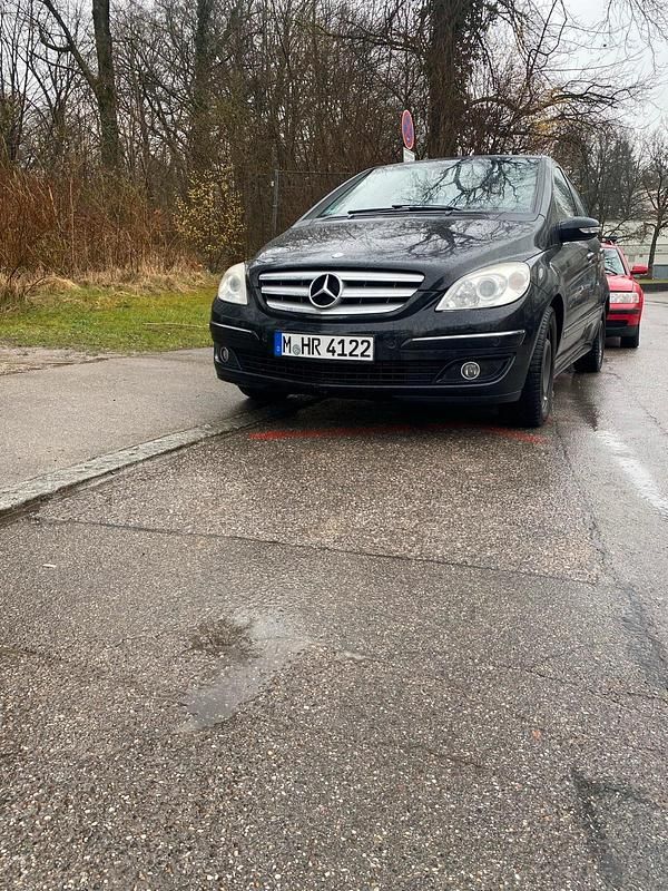 Schwarz Gebraucht 2007 Mercedes B200 Van / Kleinbus | 1.100 € (Guter Preis) - Bild 1/4