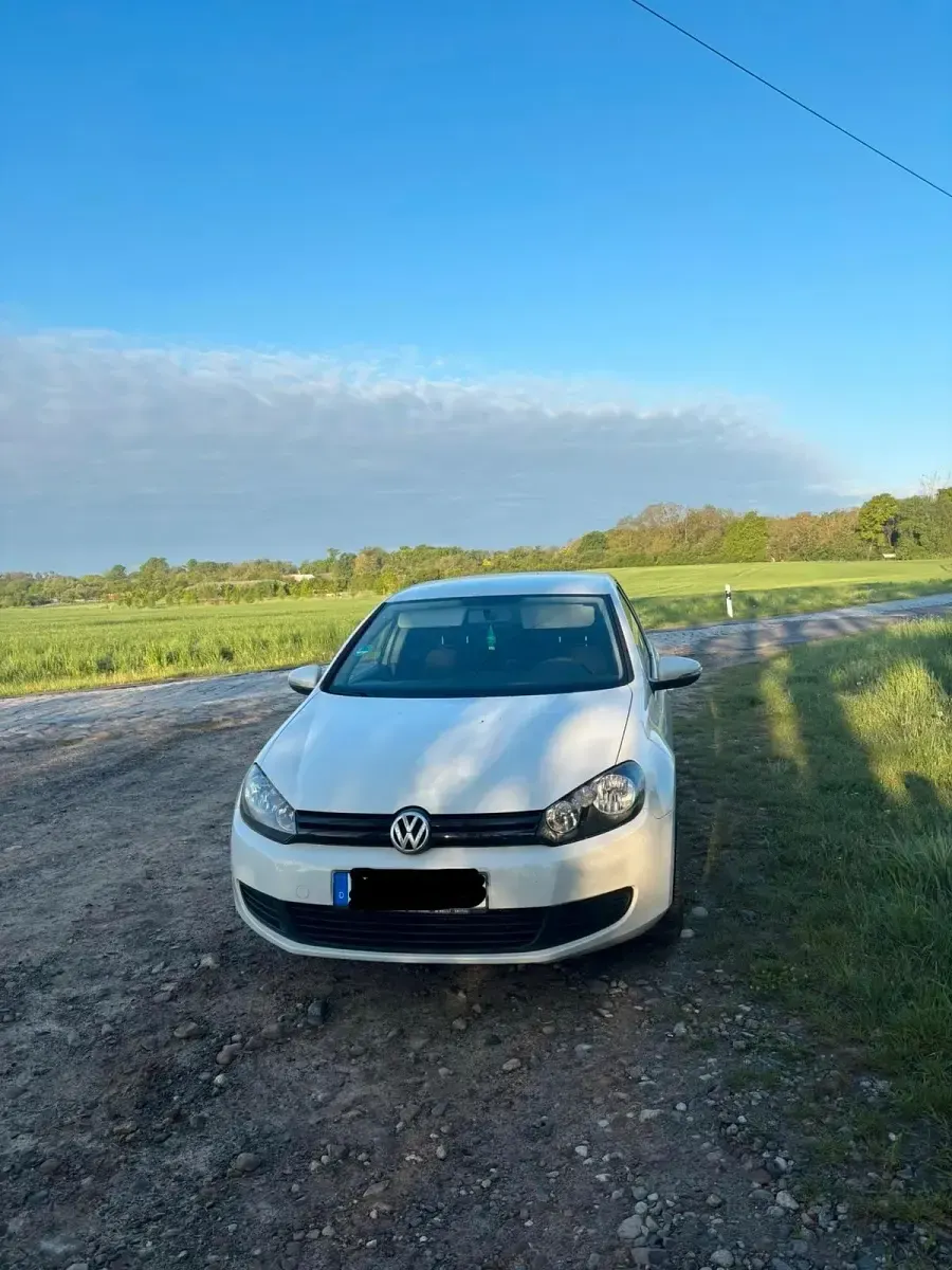 Gebraucht VW Golf VI 80 PS (58 kW) 2011 Schwarz Kleinwagen