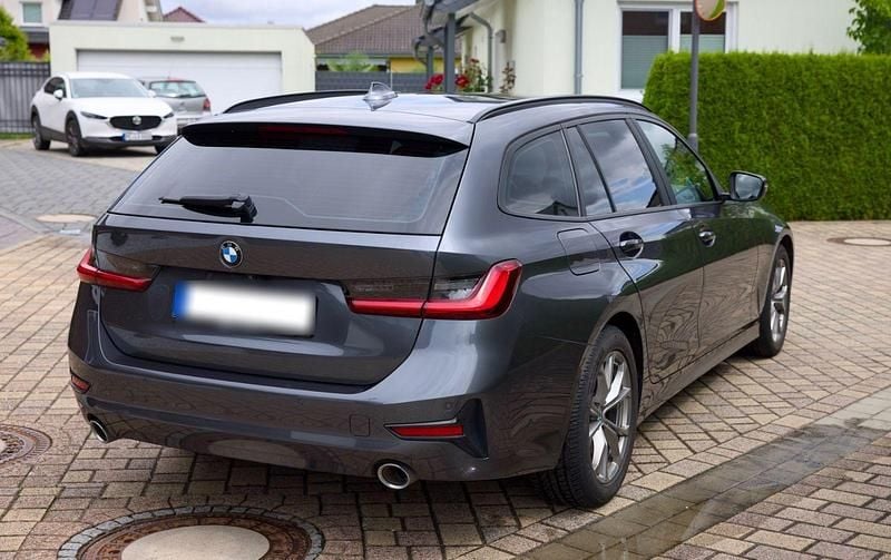 Gebraucht BMW 320 Performance 190 PS (139 kW) 2020 Grau Kombi