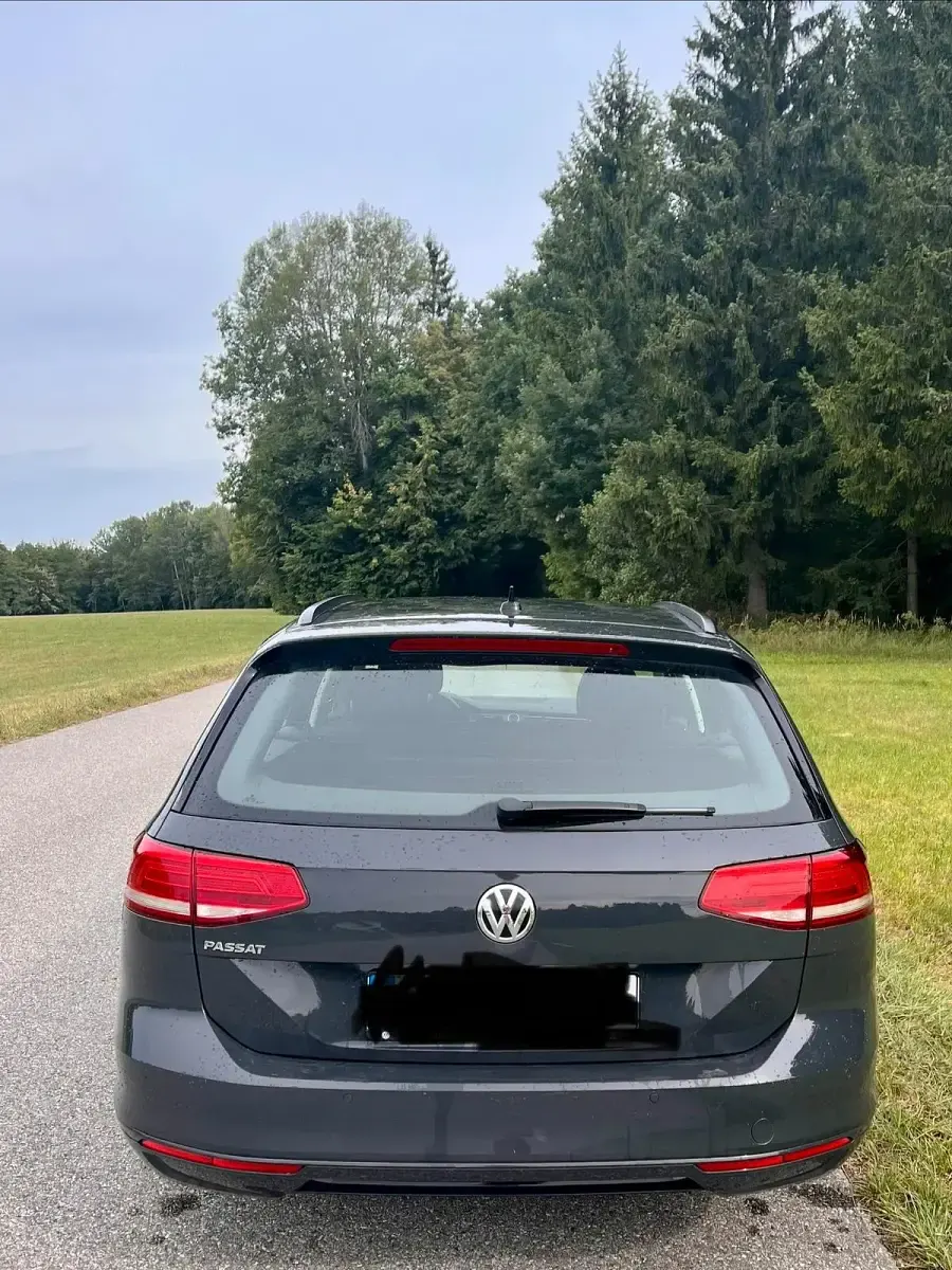 Gebraucht VW Passat 150 PS (110 kW) 2018 Grau Kombi