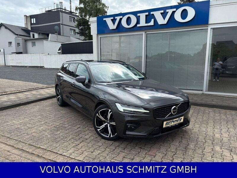 Platinum grey (metallic) Gebraucht 2023 Volvo V60 Plus Kombi | 35.850 € (Fairer Preis) - Bild 1/4