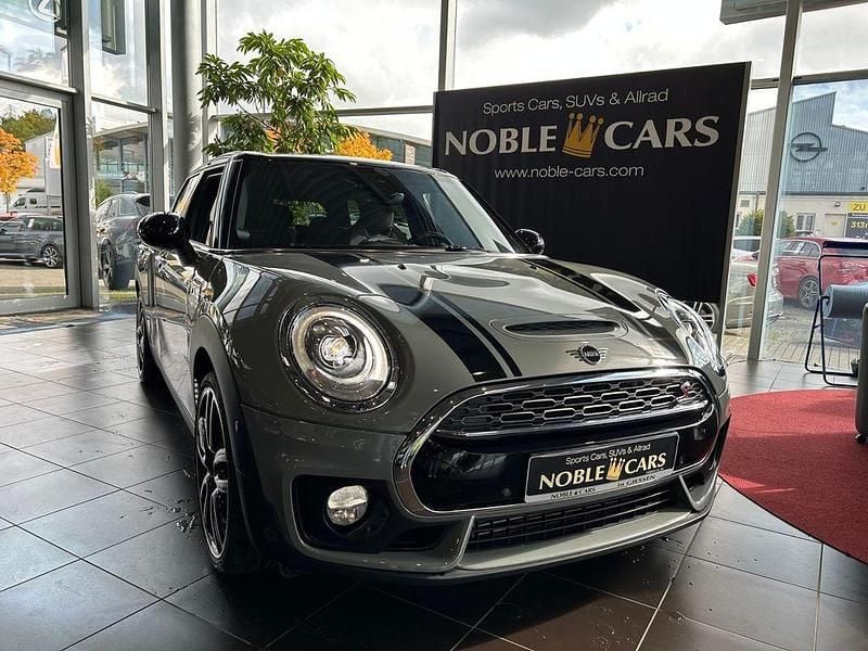 Grau (moonwalk grey (metallic)) (metallic) Gebraucht 2019 Mini Cooper S Clubman Kombi | 23.690 € (Etwas zu teuer) - Bild 1/4