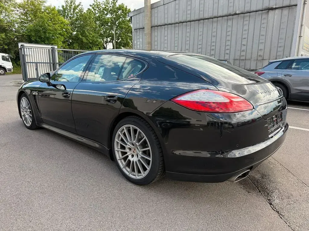 Occasion Porsche Panamera 250 ch (183 kW) 2012 Noir Citadine