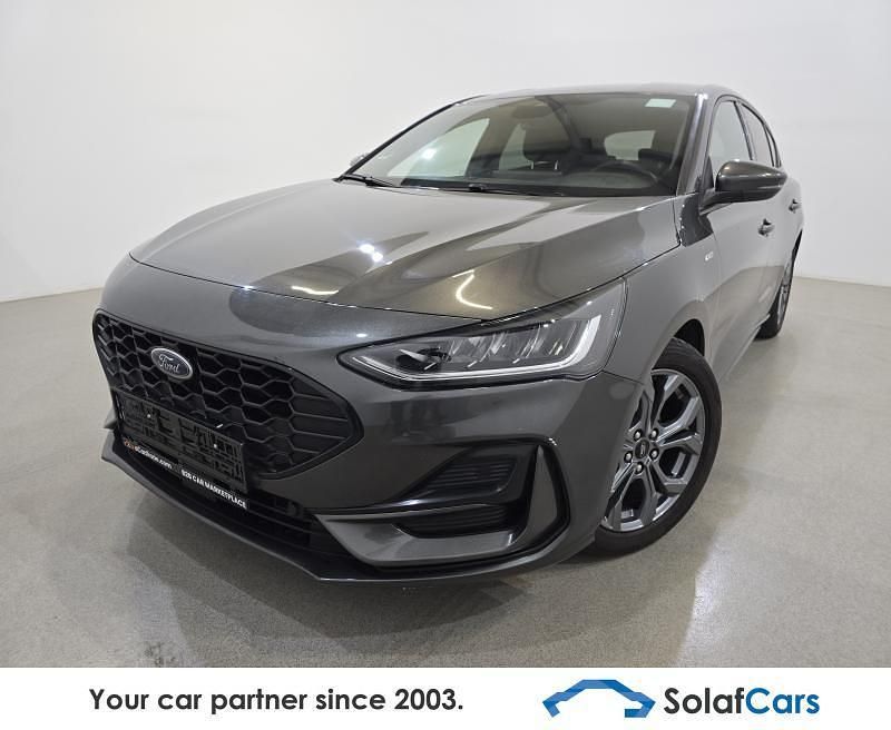 Grau Gebraucht 2023 Ford Focus ST-Line Limousine | 13.129 € (Superpreis) - Bild 1/4