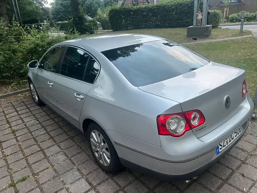 Gebraucht VW Passat Comfortline 140 PS (102 kW) 2006 Grau Limousine