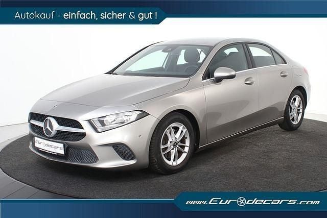 Beige Gebraucht 2019 Mercedes A200 Limousine | 19.400 € (Fairer Preis) - Bild 1/4