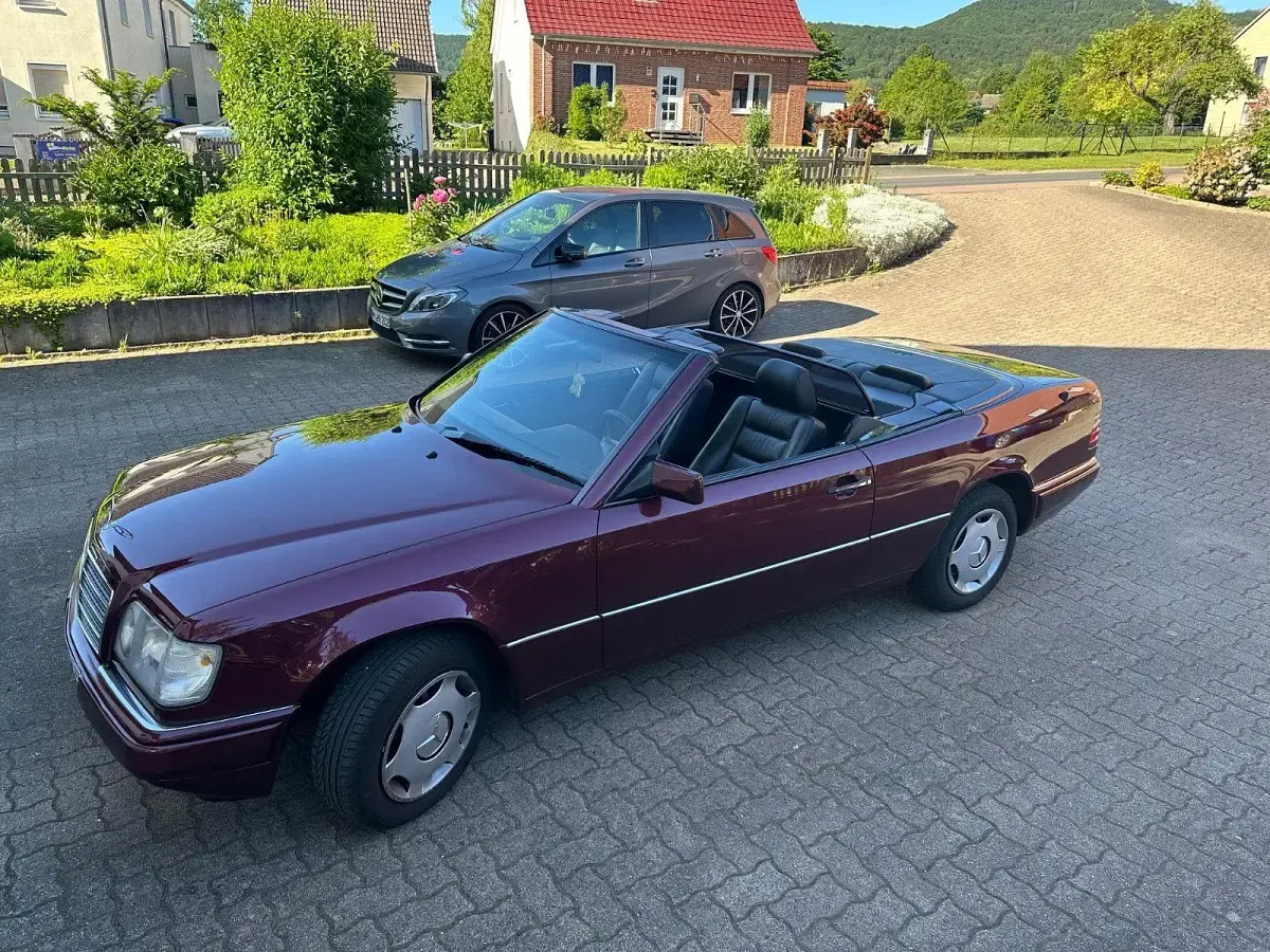 Gebraucht Mercedes E200 136 PS (100 kW) 1996 Rot Cabrio