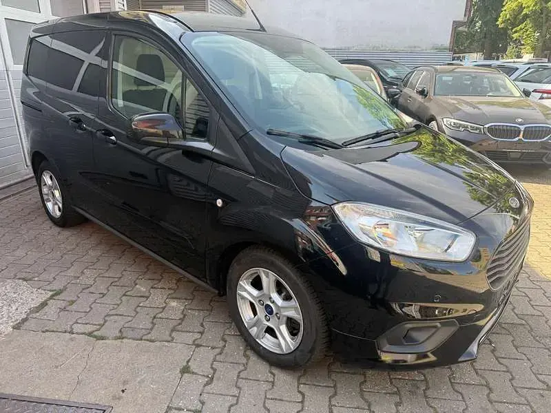Gebraucht Ford Transit Courier Limited 101 PS (74 kW) 2023 Schwarz Van