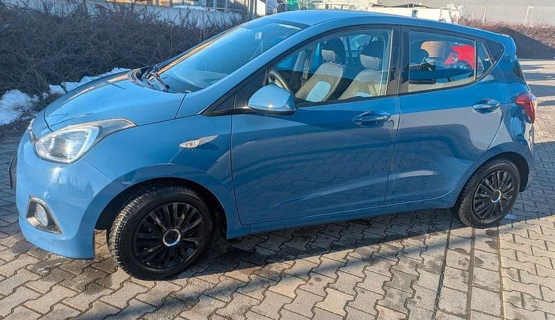 Gebraucht Hyundai i10 Trend 87 PS (63 kW) 2014 Blau Kleinwagen