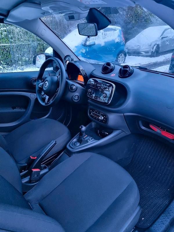 Rot Gebraucht 2023 Smart ForTwo Electric Drive Cabrio | 14.000 € (Guter Preis) - Bild 1/4