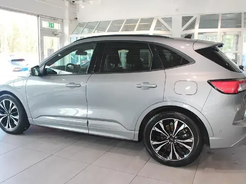 Gebraucht Ford Kuga ST-Line X 224 PS (164 kW) 2023 Grau SUV