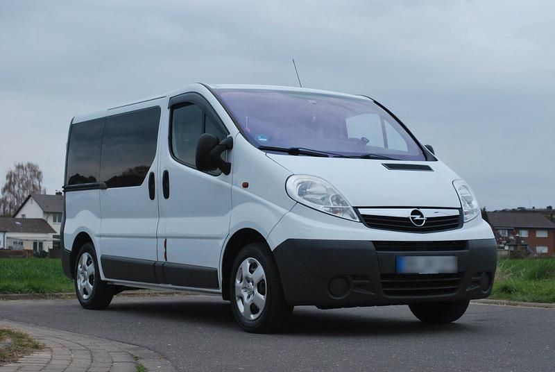 Gebraucht Opel Vivaro Cosmo 144 PS (105 kW) 2014 Weiß Van / Kleinbus
