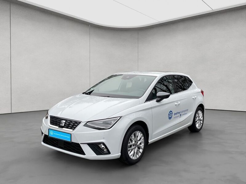 Weiß Gebraucht 2025 Seat Ibiza XCELLENCE Limousine | 24.480 € (Teuer) - Bild 1/4