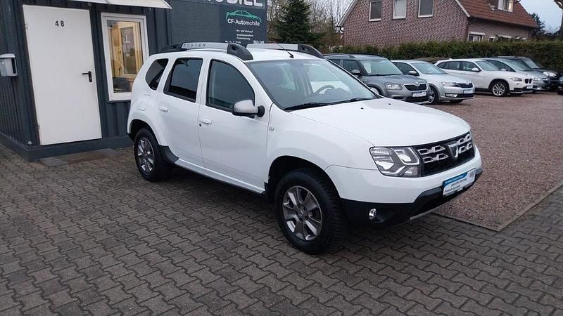 Gebraucht Dacia Duster Celebration 105 PS (77 kW) 2015 Weiß SUV