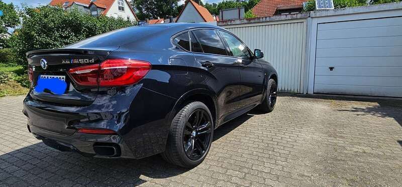 Schwarz Gebraucht 2018 BMW X6 M50 SUV | 46.500 € (Fairer Preis) - Bild 1/4