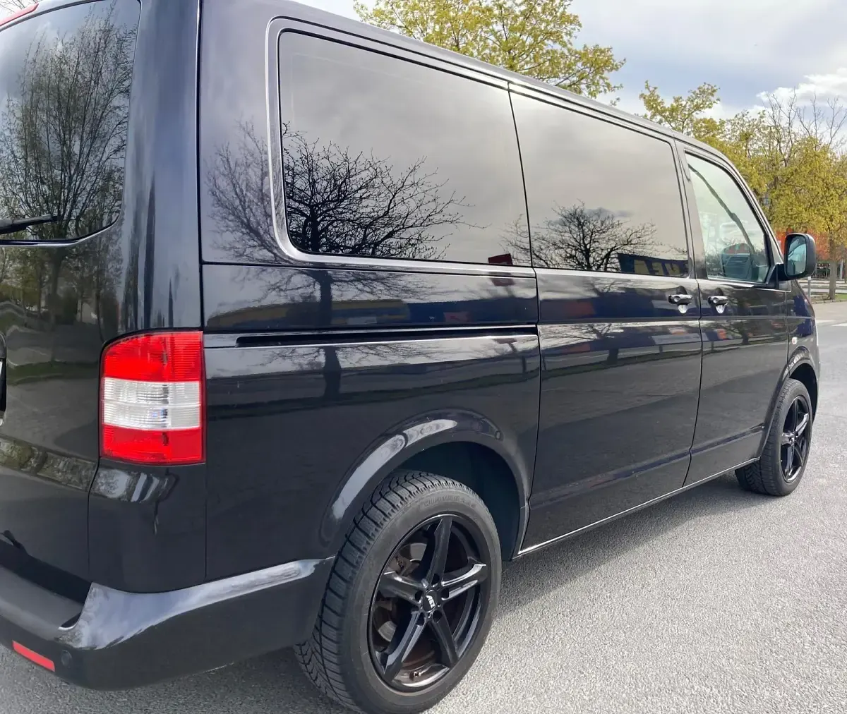 Gebraucht VW Multivan 131 PS (96 kW) 2009 Schwarz Van / Kleinbus